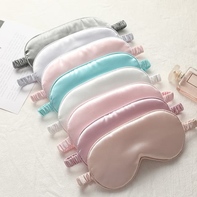 ผ้าปิดตาหนานุ่มแบบยางยืด สีสันสวยงาม กันแสงมิด - silk sleepi