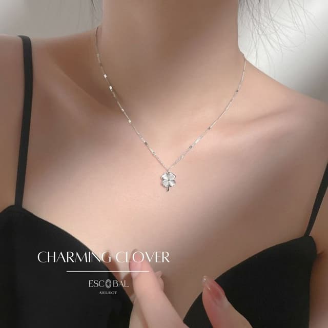 ESCOBAL สร้อยเงินแท้ Charming Clover จี้ใบโคลเวอร์ สร้อยพลอย
