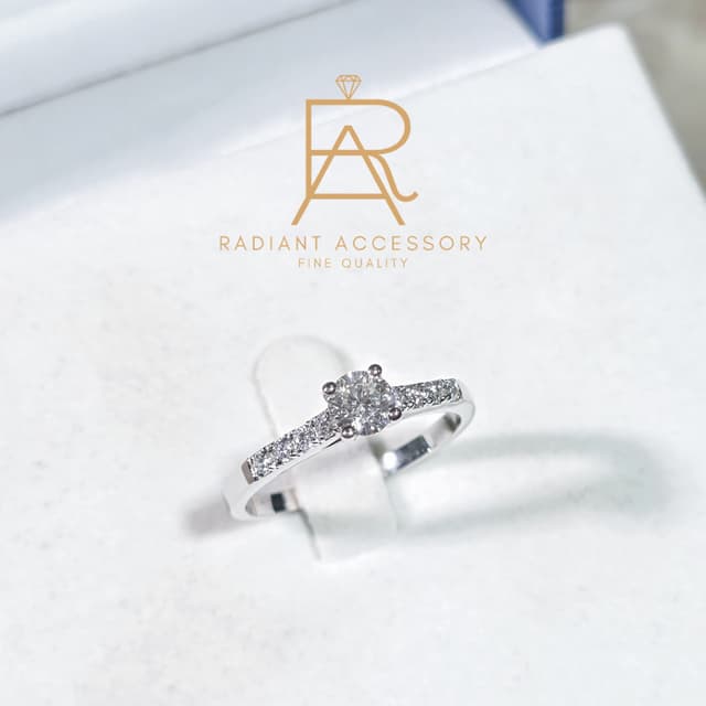 แหวนเงินแท้เม็ดชูฝังเพชร Moissanite 0.5 กะรัต ทรงกลม ฝังบ่าข