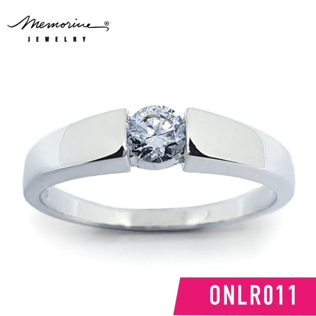 Memorine Jewelry แหวนเงินแท้ 925 ฝังเพชรสวิส (CZ)  ONLR011